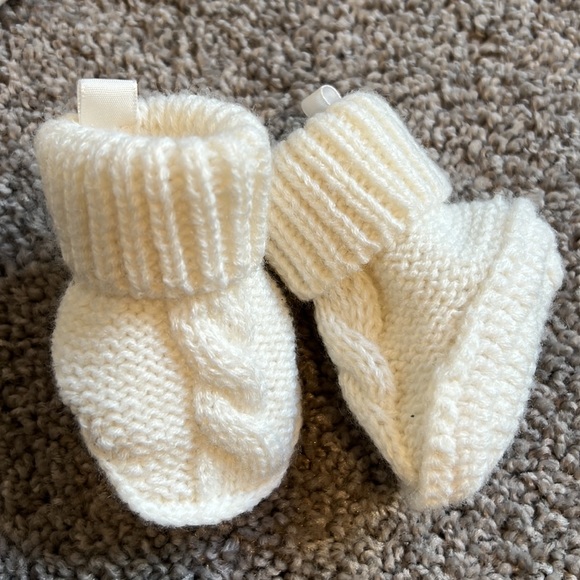 Hats and booties - Picture 6 of 6